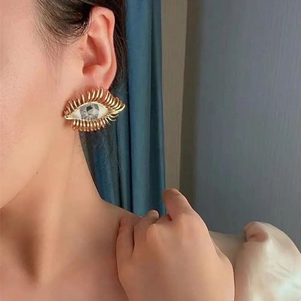 eye statement earrings N638